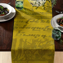 Load image into Gallery viewer, Runner